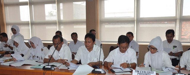Rapat Evaluasi Raperda RPJMD Kabupaten OKU Tahun 2016-2021
