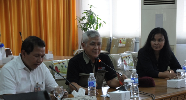 Kunjungan Fakultas Teknis Universitas Diponegoroguna memperoleh penjelasan dan data pada Pembangunan