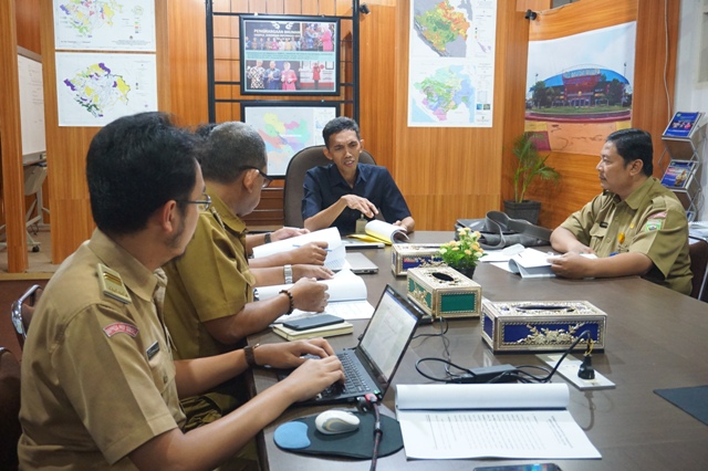 Diskusi terbatas mengenai konsep dan implementasi penanggulangan kemiskinan di Sumsel